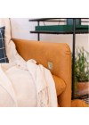 sofa-studio-eco-leather-ambientado-detalhe-usb