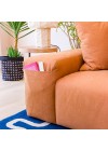 sofa-urbano-terracota-ambientado-detalhe-revisteiro