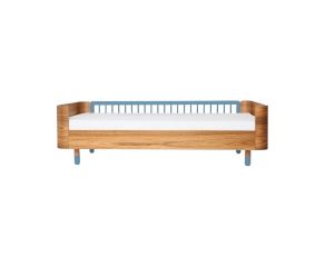cama-pe-de-meia-azul